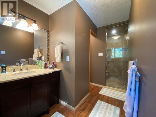 3711 212 Road, Dawson Creek, BC - Indoor Photo Showing Bathroom