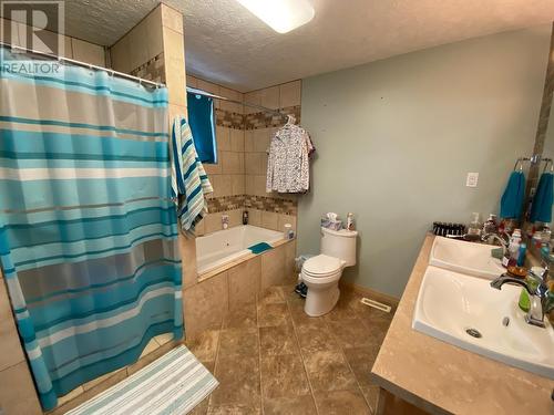 3711 212 Road, Dawson Creek, BC - Indoor Photo Showing Bathroom