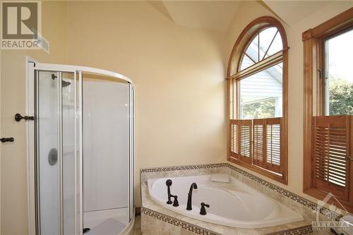 9601 Hall Road, North Augusta, ON - Indoor Photo Showing Bathroom