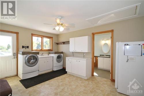 9601 Hall Road, North Augusta, ON - Indoor Photo Showing Laundry Room