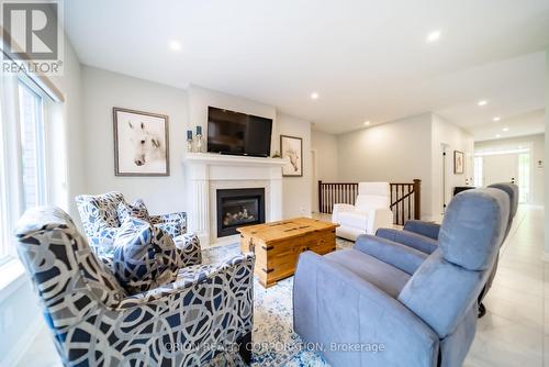 5 Tulip Tree Rd, Niagara-On-The-Lake, ON - Indoor Photo Showing Living Room With Fireplace