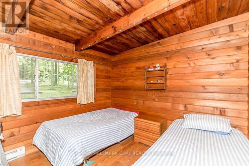 149 Eight Mile Point Rd, Oro-Medonte, ON - Indoor Photo Showing Bedroom