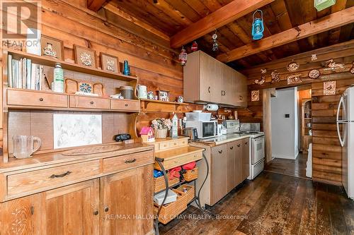 149 Eight Mile Point Rd, Oro-Medonte, ON - Indoor Photo Showing Kitchen