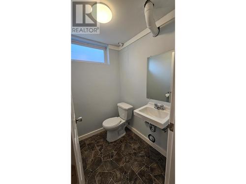 18 Gagnon Crescent, Mackenzie, BC - Indoor Photo Showing Bathroom