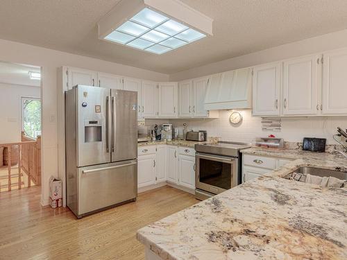 Kitchen - 1759 Ch. Fortin, Magog, QC - Indoor Photo Showing Kitchen With Double Sink