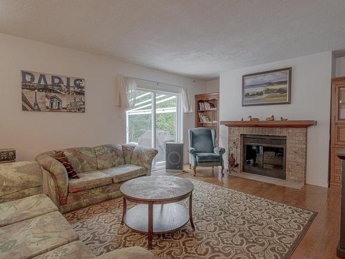 Living room - 1759 Ch. Fortin, Magog, QC - Indoor Photo Showing Living Room With Fireplace