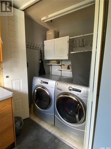 1704 Gregory Drive, North Battleford, SK - Indoor Photo Showing Laundry Room
