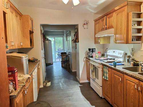 Cuisine - 14 Rue Principale S., Notre-Dame-Du-Nord, QC - Indoor Photo Showing Kitchen