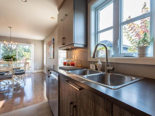Cuisine - 2340 Rue De La Commune, Drummondville, QC - Indoor Photo Showing Kitchen With Upgraded Kitchen
