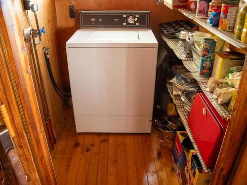 2 Whitefish Bay Island 19, Sioux Narrows, ON - Indoor Photo Showing Laundry Room