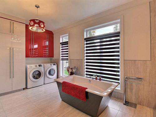 Salle de bains - 155 Rue Brazeau, Val-D'Or, QC - Indoor Photo Showing Laundry Room