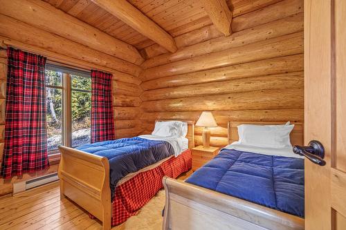 462 Ottoson Road, Golden, BC - Indoor Photo Showing Bedroom