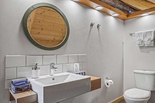 462 Ottoson Road, Golden, BC - Indoor Photo Showing Bathroom
