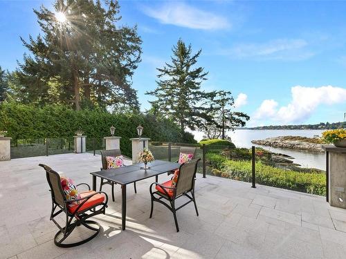 2871 Sea View Rd, Saanich, BC - Outdoor With Deck Patio Veranda