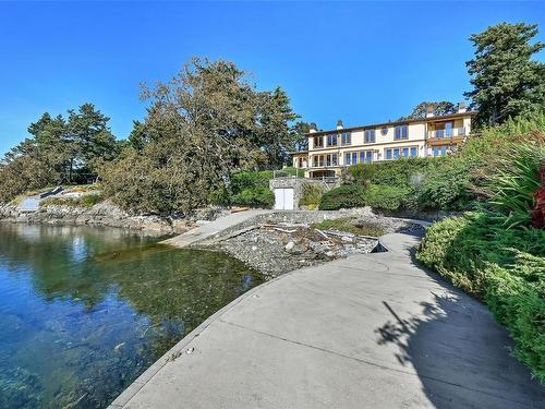 2871 Sea View Rd, Saanich, BC - Outdoor With Body Of Water