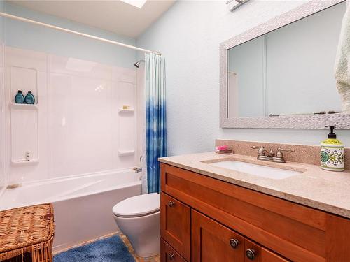 156 Lennea Pl, Campbell River, BC - Indoor Photo Showing Bathroom