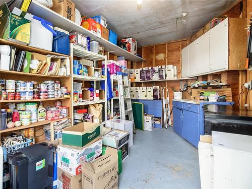 156 Lennea Pl, Campbell River, BC - Indoor With Storage