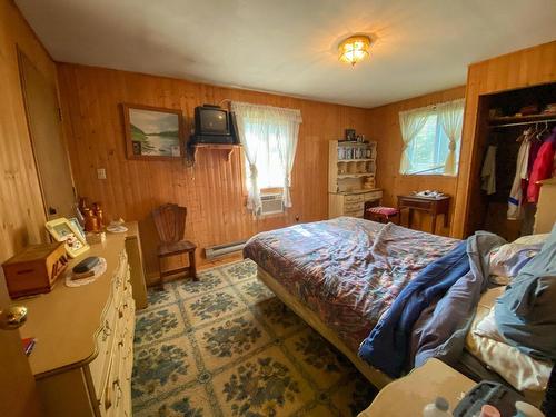 Master bedroom - 184 Ch. Tervette, Grenville-Sur-La-Rouge, QC - Indoor Photo Showing Bedroom