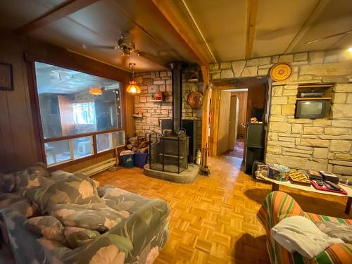 Living room - 184 Ch. Tervette, Grenville-Sur-La-Rouge, QC - Indoor With Fireplace