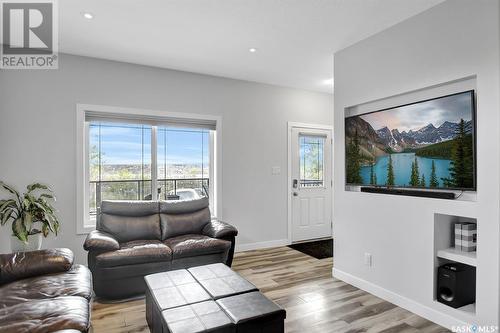 806 Grove Avenue, Saskatchewan Beach, SK - Indoor Photo Showing Living Room
