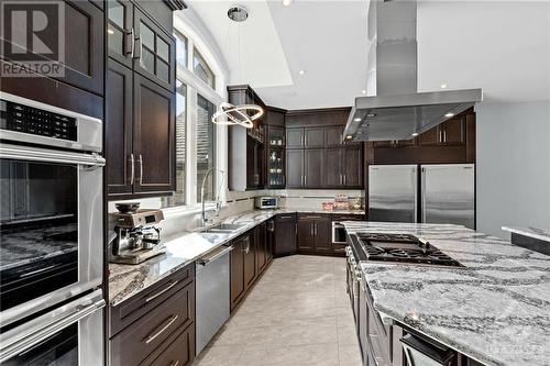 711 Ballycastle Crescent, Ottawa, ON - Indoor Photo Showing Kitchen With Upgraded Kitchen