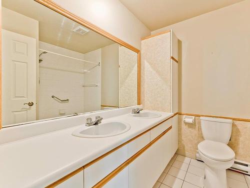 Salle de bains - 215-264 Av. Du Parc, Sherbrooke (Brompton/Rock Forest/Saint-Élie/Deauville), QC - Indoor Photo Showing Bathroom