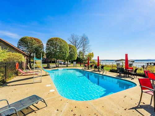 Pool - 215-264 Av. Du Parc, Sherbrooke (Brompton/Rock Forest/Saint-Élie/Deauville), QC - Outdoor With In Ground Pool With Backyard