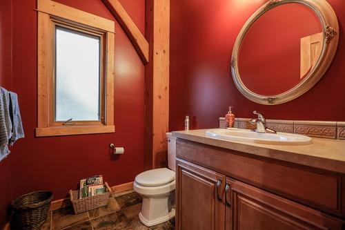 3179 Heddle Road, Nelson, BC - Indoor Photo Showing Bathroom