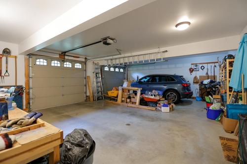 3179 Heddle Road, Nelson, BC - Indoor Photo Showing Garage