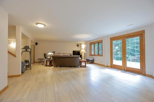 3179 Heddle Road, Nelson, BC - Indoor Photo Showing Other Room