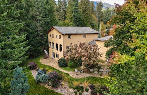 3179 Heddle Road, Nelson, BC - Outdoor