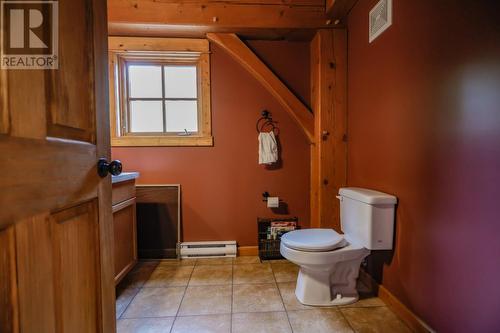 3179 Heddle  Road, Nelson, BC - Indoor Photo Showing Bathroom