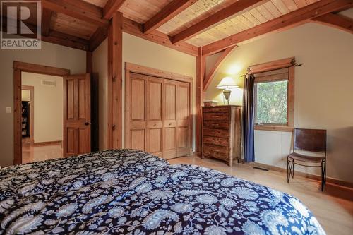 3179 Heddle  Road, Nelson, BC - Indoor Photo Showing Bedroom