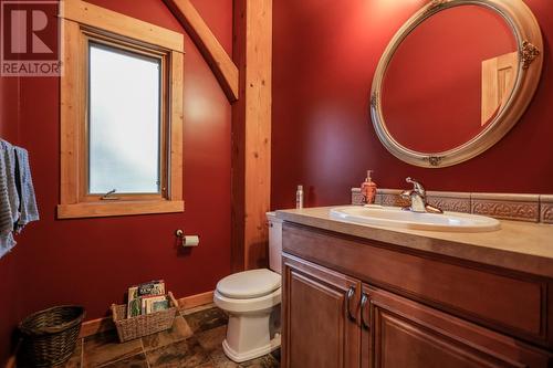 3179 Heddle  Road, Nelson, BC - Indoor Photo Showing Bathroom