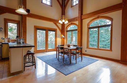 3179 Heddle Road, Nelson, BC - Indoor Photo Showing Dining Room