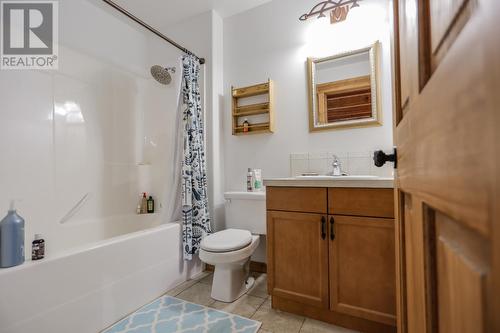 3179 Heddle  Road, Nelson, BC - Indoor Photo Showing Bathroom