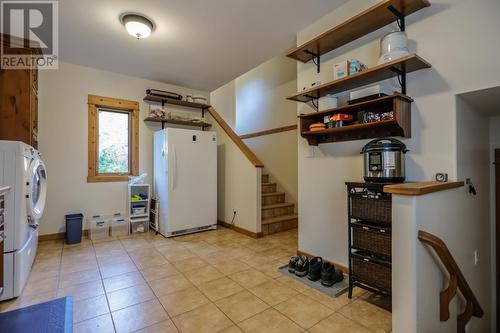 3179 Heddle  Road, Nelson, BC - Indoor