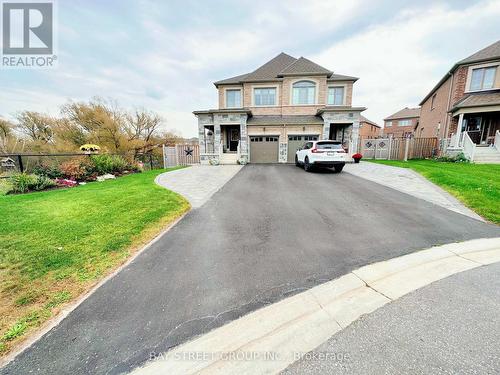 19 Kester Court, East Gwillimbury, ON - Outdoor With Facade