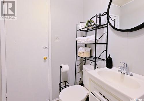 219 2Nd Avenue E, Rosetown, SK - Indoor Photo Showing Bathroom