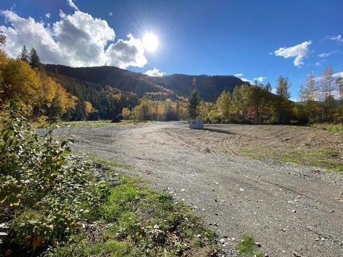 450 Dunn Lake Rd, Clearwater, BC 