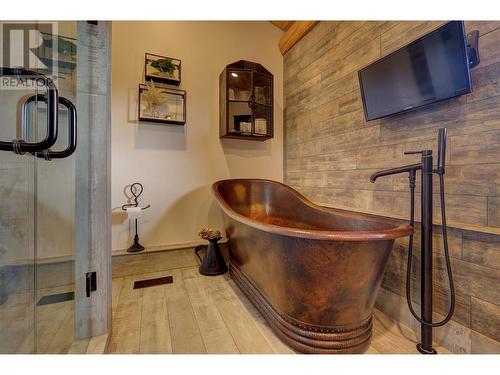 3078 Dog Creek Road, Williams Lake, BC - Indoor Photo Showing Bathroom