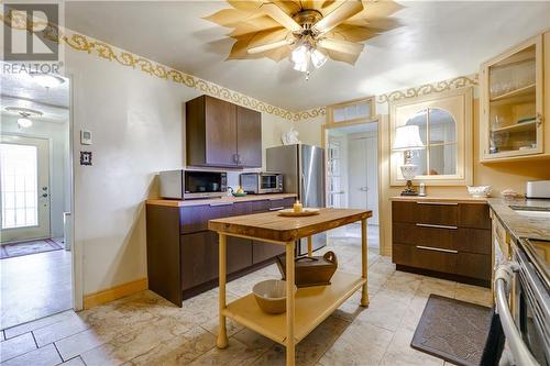 19846 County 25 Road, Green Valley, ON - Indoor Photo Showing Kitchen