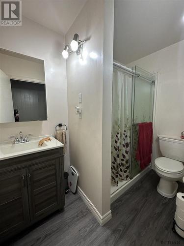 75 10Th St, Earlton, ON - Indoor Photo Showing Bathroom