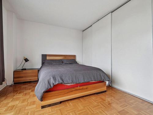 Master bedroom - 505-755 Rue De La Noue, Montréal (Verdun/Île-Des-Soeurs), QC - Indoor Photo Showing Bedroom