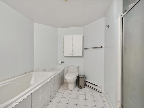 Bathroom - 505-755 Rue De La Noue, Montréal (Verdun/Île-Des-Soeurs), QC - Indoor Photo Showing Bathroom