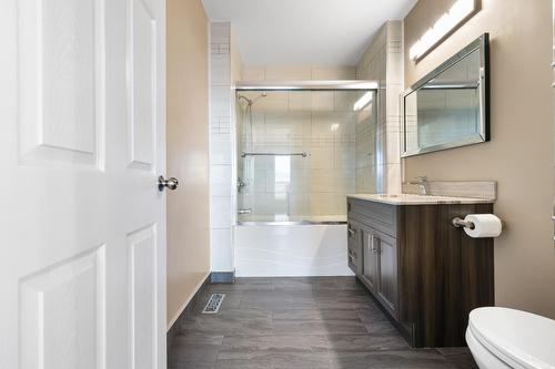 2424 Crawford Street, Creston, BC - Indoor Photo Showing Bathroom