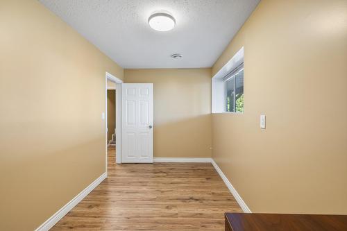 2424 Crawford Street, Creston, BC - Indoor Photo Showing Other Room