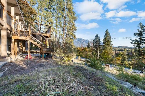 2424 Crawford Street, Creston, BC - Outdoor