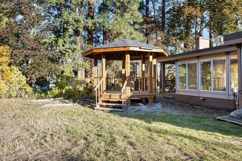 2424 Crawford Street, Creston, BC - Outdoor