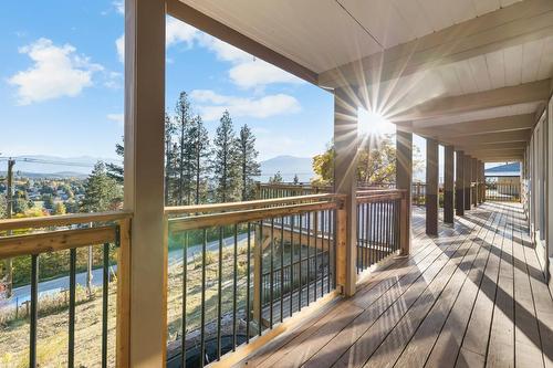 2424 Crawford Street, Creston, BC - Outdoor With View